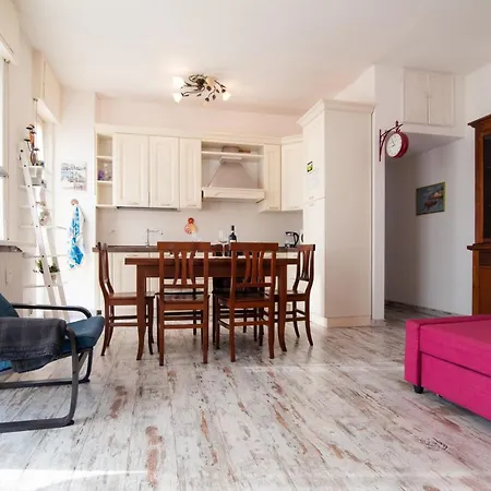 Casina - Camerlata Train Station Apartment *